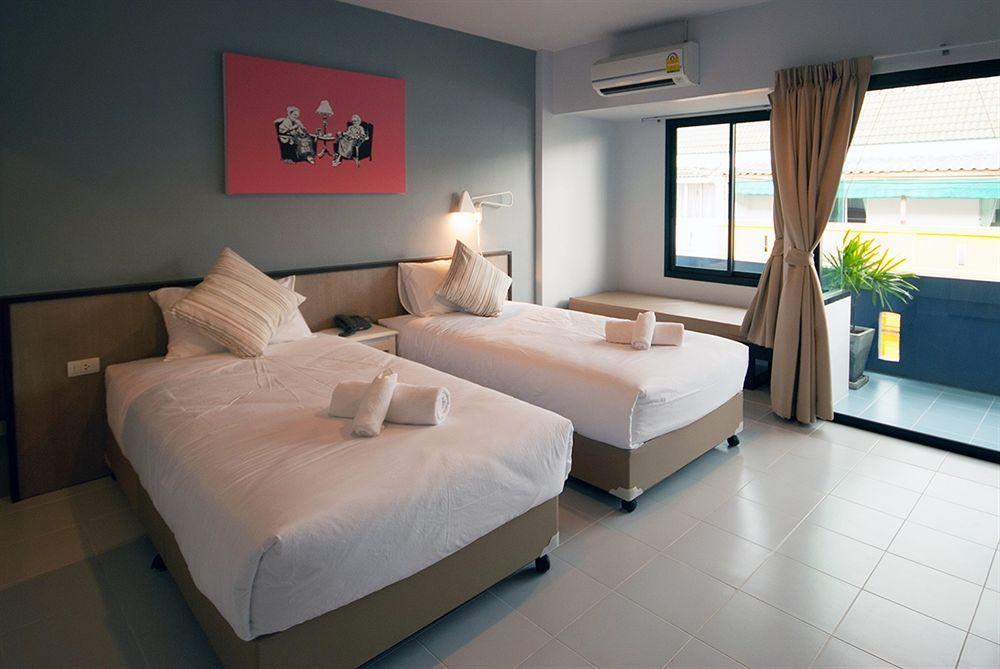 Chalong Sea Breeze Hotel Ngoại thất bức ảnh